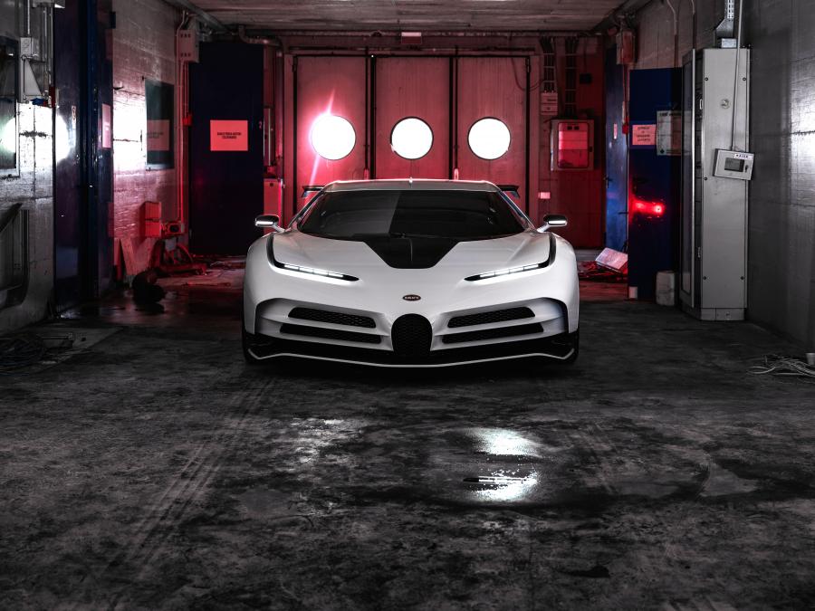  Bugatti Centodieci 2019 года  (фото 6 из 48)